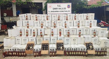 İzmir'de 3 bin 142 şişe kaçak içki ele geçirildi