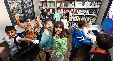 İzmir'de Efes Selçuk'ta çocuklar ve aileler yalnız değil