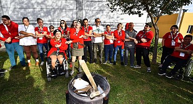 İzmir'de "İyiliğe Yolculuk" kampı!