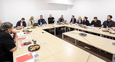 İzmir'de Şehir Tiyatroları Danışma Kurulu toplandı