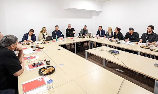 İzmir'de Şehir Tiyatroları Danışma Kurulu toplandı