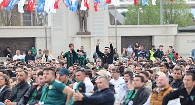 İzmit Kent Meydanı'nda yeşil-siyah heyecan