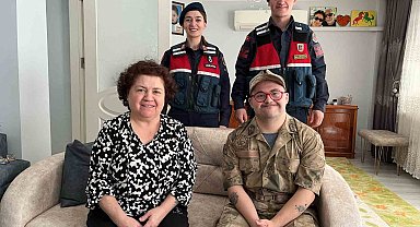 Jandarma ekipleri down sendromlu Efekan ile devriye attı