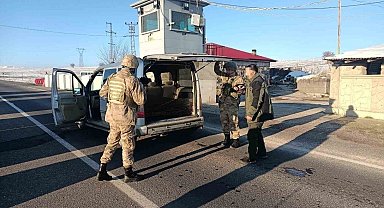 Jandarma göçmen kaçakçılığına geçit vermiyor