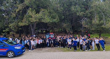 Jandarma personeli öğrencileri bilgilendirdi