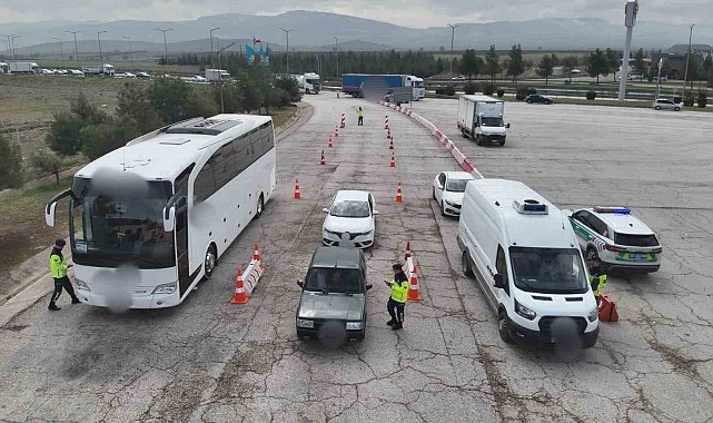Jandarmadan dron destekli trafik denetiminde 23 sürücüye ceza