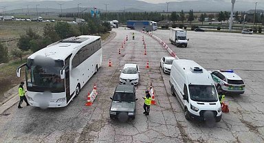 Jandarmadan dron destekli trafik denetiminde 23 sürücüye ceza