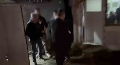 Jandarmadan horoz dövüşü yapılan mekana film gibi baskın: Saniye saniye kaydedildi