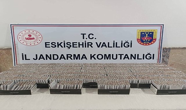 Kaçak sigara satan şüpheli jandarmadan kaçamadı