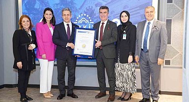 Kadın Doğum Mükemmeliyet Merkezi Sertifikası Türkiye'de ilk kez Türkiye Hastanesi'ne verildi