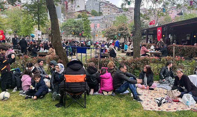 Kağıthane'de vatandaşlar deprem sonrası Hasbahçe Mesire Alanı'na akın etti