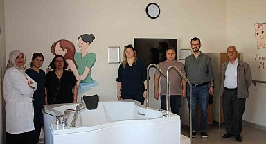 Kahta Devlet Hastanesi yetkilileri Elazığ'da suda doğum ünitesini inceledi