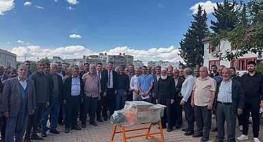 Kahta'daki 99 çiftçiye üzüm sıkma makinesi dağıtıldı