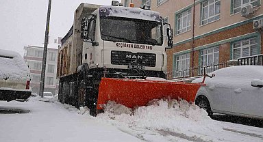 Kar yere düştü ekipler sahaya indi