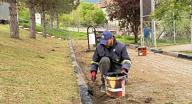 Karabük Belediyesi park ve yeşil alanlarda çalışmalara başladı