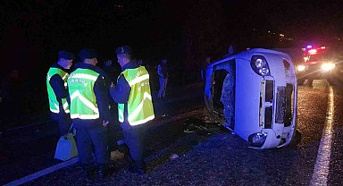 Karabük'te devrilen otomobil 30 metre sürüklendi: 3'ü çocuk 5 yaralı