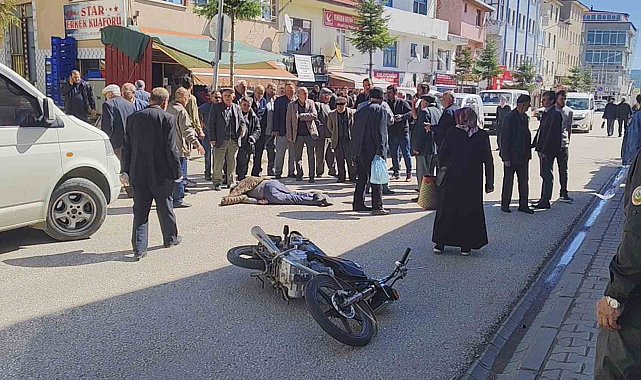 Karabük'te motosiklet yayaya çarptı: 2 yaralı