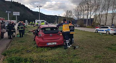 Karabük'te otomobil ile tır çarpıştı: 3 ölü, 2 yaralı