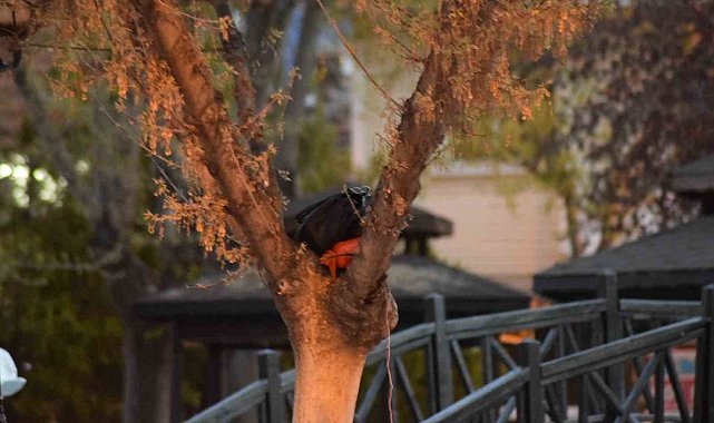 Karaman'da fünye ile patlatılan çantadan para çıktı