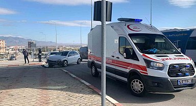 Karaman'da iki otomobil çarpıştı: 1 yaralı