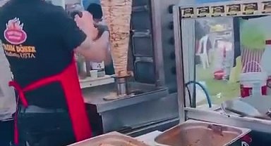 Karnavalda bir dönerci rezaleti daha