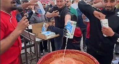 Karnavalda Hindistan sokak lezzetlerini andıran fenomen dönercinin standı kaldırıldı