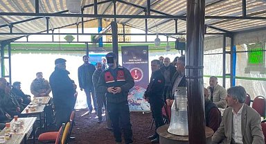 Kars'ta jandarma vatandaşları siber dolandırıcılığa karşı uyardı