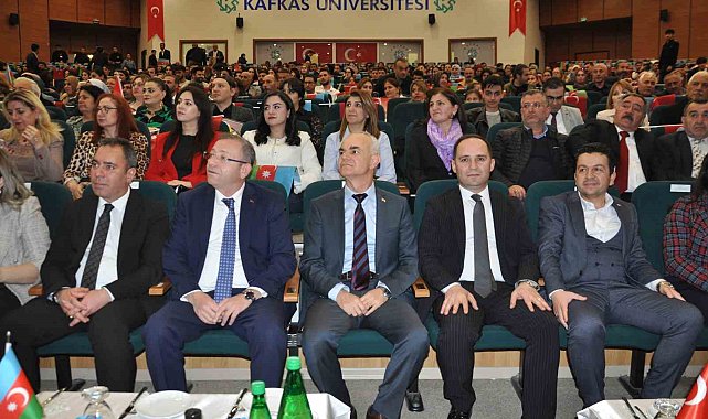 Kars'ta "Azerbaycan-Türkiye Kültür Buluşması" renkli görüntülere sahne oldu