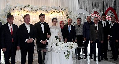 Kartal ve Gül ailesinin mutlu günü