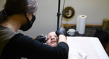 Kaşlarına kavuşan minik Aysima, şimdi daha mutlu