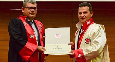 Kastamonu Üniversitesi'nde başarılı olan akademisyenlerle öğrenciler ödüllendirildi