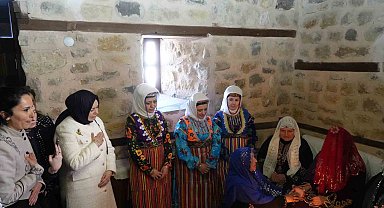 Kastamonu'da geleneksel gelinlikler ve çeyizler görücüye çıktı