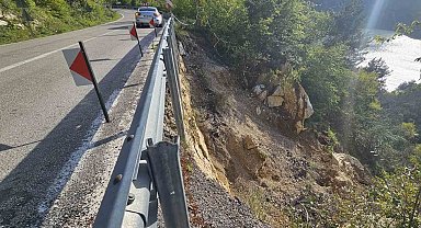 Kastamonu'da heyelanlar sahil yolunda tehlike oluşturuyor