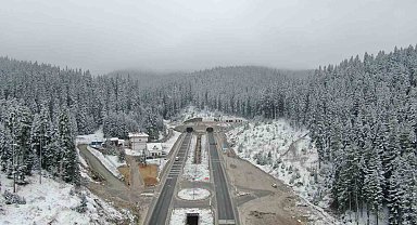 Kastamonu'da Nisan karı Ilgaz Dağı'nı beyaza bürüdü