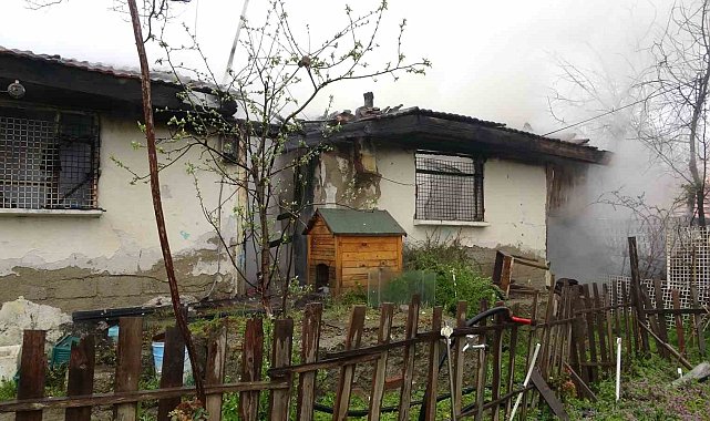 Kastamonu'da yangın çıkan evde yanmış ceset bulundu
