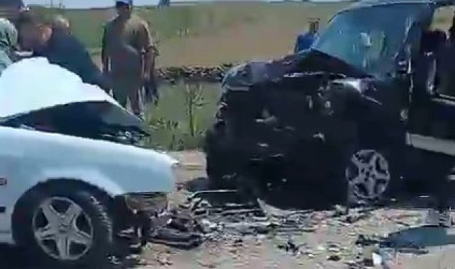 Kavşakta 2 otomobil çarpıştı: 1 ölü, 1 yaralı