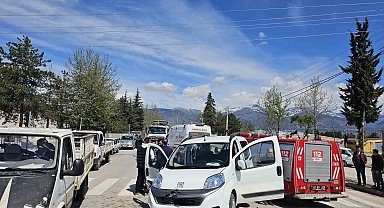 Kavşakta meydana gelen kazada 3 kişi yaralandı