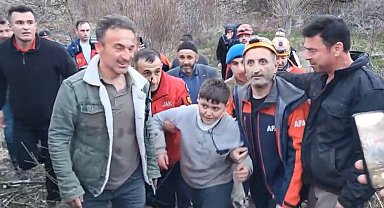 Kaybolan 9 yaşındaki çocuk 12 saatlik çalışmanın ardından ormanda bulundu