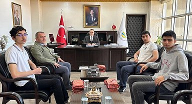 Kaymakam Memiş, bilgi yarışmasında dereceye giren öğrencileri ödüllendirdi