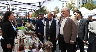 Kayseri Melikgazi'de Antika Pazarı'na yoğun ilgi