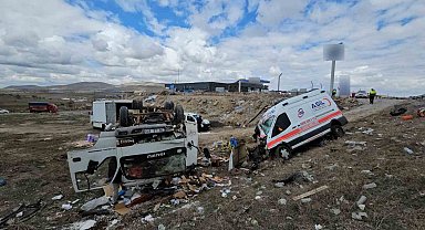 Kayseri'de ambulans ile kamyonet çarpıştı: 6 yaralı