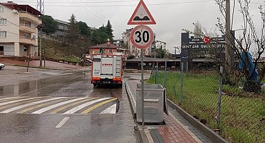KBB trafik ve yol levhalarının onarımı yapılıyor