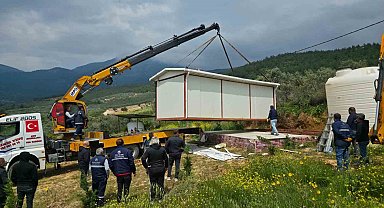 Kemalpaşa'da kaçak yapıların yıkımına başlandı