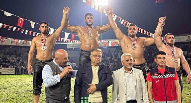 Kemer Belediye güreşçisi üçüncü oldu