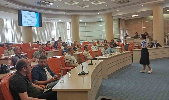 Kepez Belediyesi'nden personele kariyer ve kişisel gelişim eğitimi