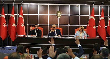 Kepez Meclisi'nden Edip Akbayram ve Volkan Konak'a vefa