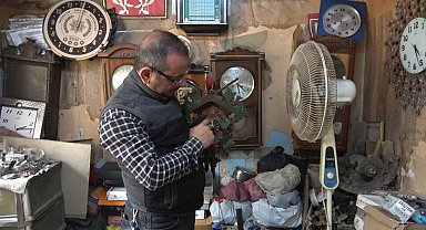 Kilisli saat ustası, çeyrek asırdır zamanın yaralarını sarıyor