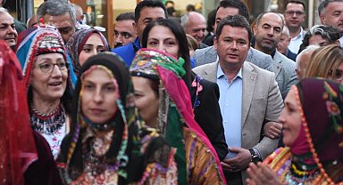 Kına gecesi geleneği Osmangazi'de yaşatıldı