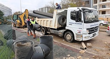 Kırıkkale Belediyesi su birikintilerin yaşandığı yollarda çalışma başlattı
