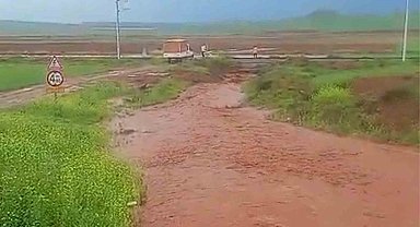 Kırıkkale'de sağanak yağış etkili oldu: Tarım arazileri su altında kaldı